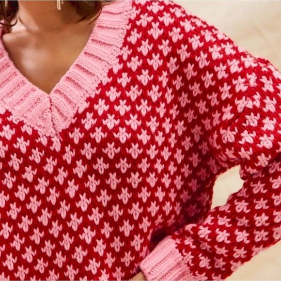 Stylish Red and Pink Houndstooth Like Women's Sweater sz Medium - Picture 9 of 14